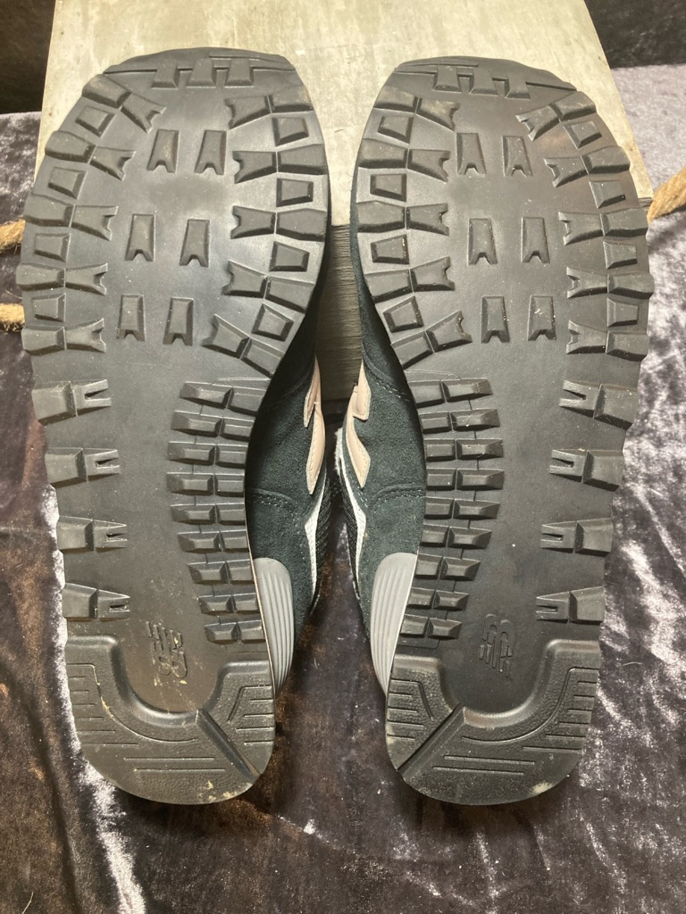 Women’s New Balance Like New - Picture 5 of 7